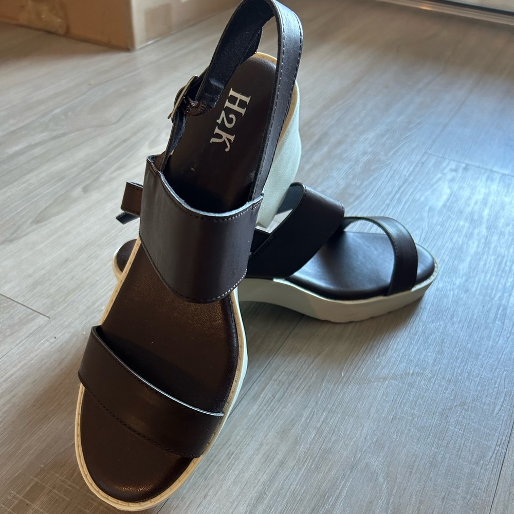 Brown Sandals - Picture 4 of 5